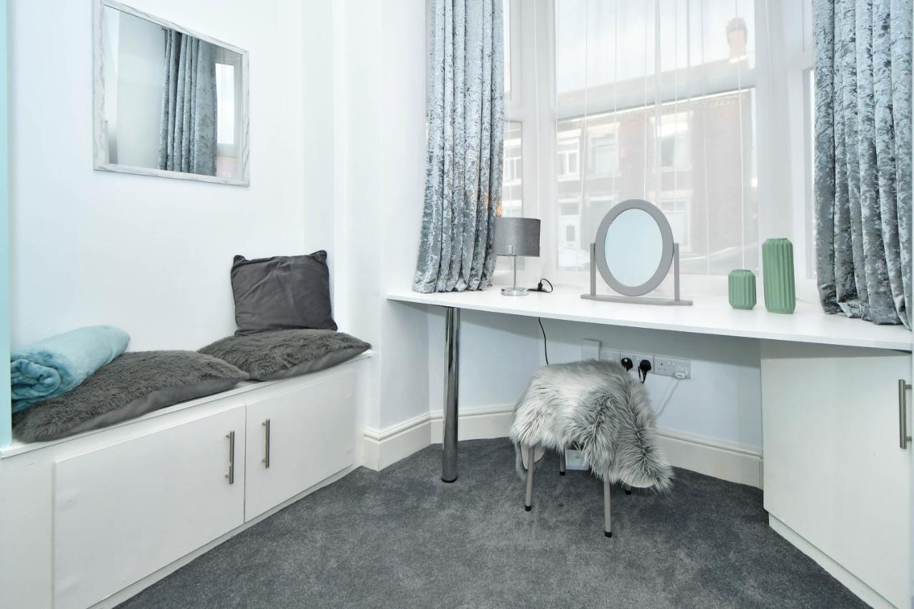 Find A Spacious And Stylish Escape In The City Centre At Sturgess House, Perfect For Longer Stays! Stoke-on-Trent Eksteriør bilde