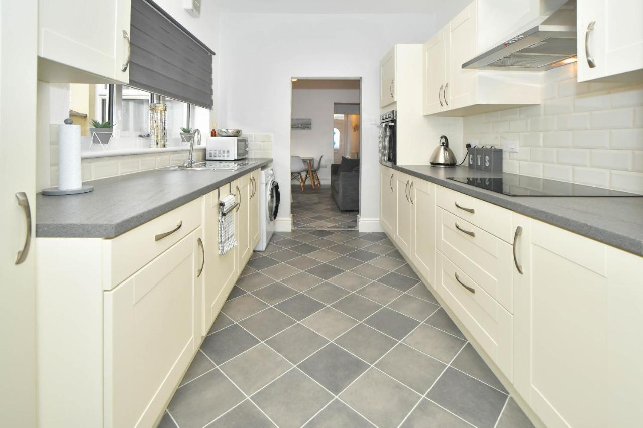 Find A Spacious And Stylish Escape In The City Centre At Sturgess House, Perfect For Longer Stays! Stoke-on-Trent Eksteriør bilde