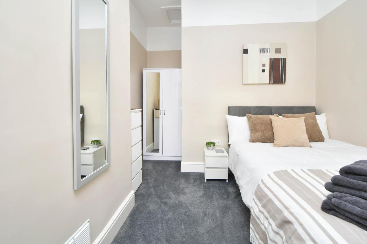 Find A Spacious And Stylish Escape In The City Centre At Sturgess House, Perfect For Longer Stays! Stoke-on-Trent Eksteriør bilde