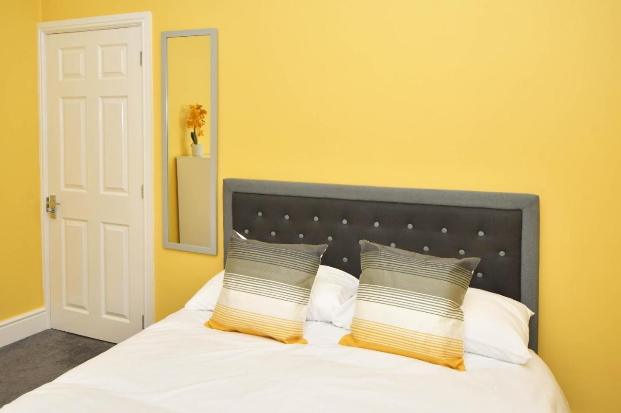 Find A Spacious And Stylish Escape In The City Centre At Sturgess House, Perfect For Longer Stays! Stoke-on-Trent Eksteriør bilde