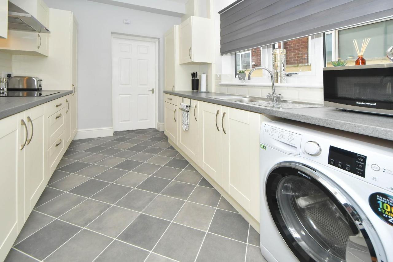 Find A Spacious And Stylish Escape In The City Centre At Sturgess House, Perfect For Longer Stays! Stoke-on-Trent Eksteriør bilde