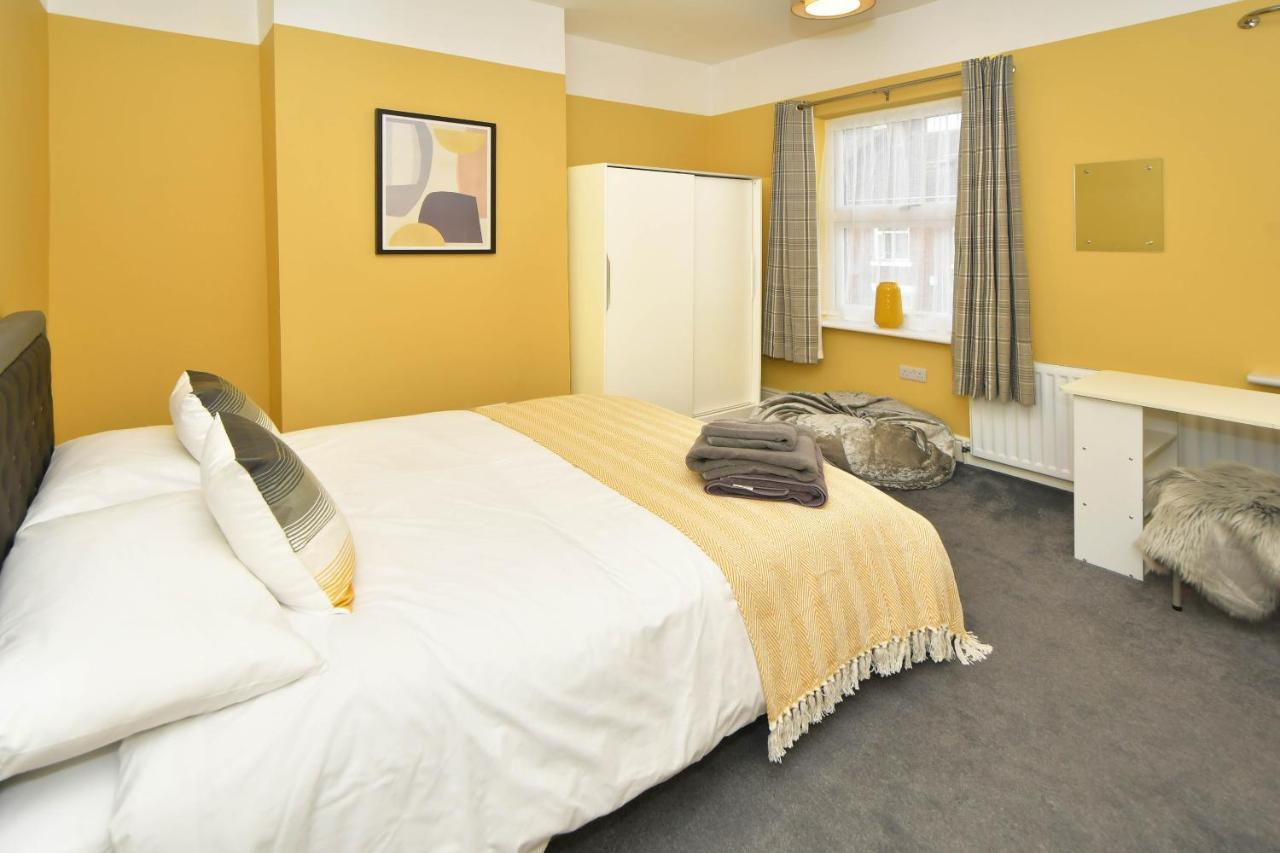 Find A Spacious And Stylish Escape In The City Centre At Sturgess House, Perfect For Longer Stays! Stoke-on-Trent Eksteriør bilde